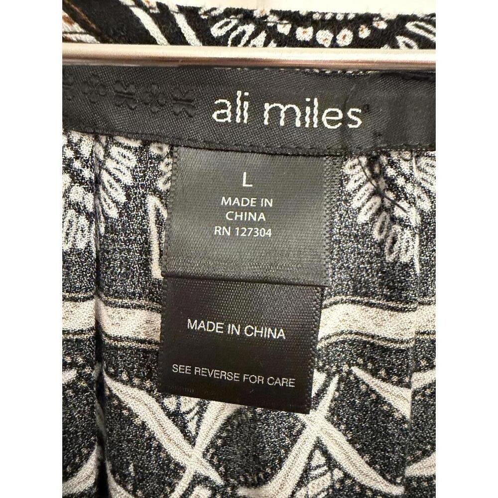 Ali Miles women's boho Tunic with a black and white Aztec print and pink border - Picture 4 of 8